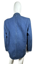 Load image into Gallery viewer, This denim blazer from the 80&#39;s Hunt Club is the epitome of classic vintage style. Measured Flat: Chest - 36&quot;, Sleeve - 23 1/2&quot;, Length - 34&quot;