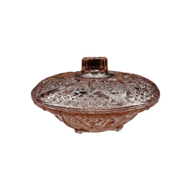This Vintage pink candy dish with a lid is made of pink depression glass.it is in perfect condition no chips or scratches. 2