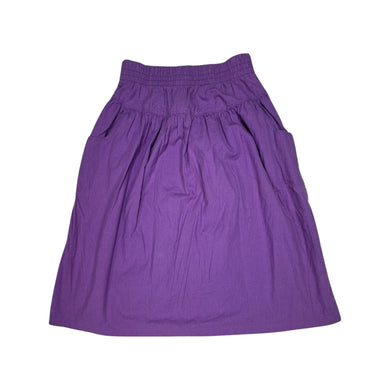 Experience the elegance and quality of our Vintage Laurente' Skirt in gorgeous purple. Featuring a stylish pull-on design and convenient pockets, this skirt is also made with a stretch fabric for maximum comfort. With a flat waist of 30 inches, roomy h...