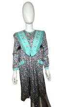 Load image into Gallery viewer, Be effortlessly cute and playful in the Koreon Yurim Design Floral Dress, featuring darling lace and floral accents, a charming bow, and convenient pockets. Measurement wise, we&#39;ve got 30&quot; for the chest, 21&quot; for sleeves, 40&quot; for the waist, and a lovely...