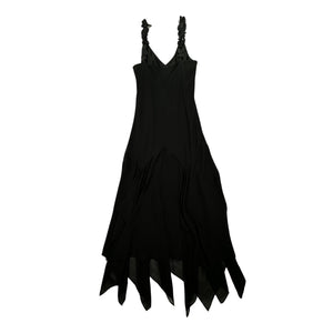 Get ready to turn heads in this sleek R&M Richards formal dress, adorned with intricate black leaf designs. The measurements speak for themselves: 34" flat chest, 28" waist, 35" hips, and a stunning 55" length.